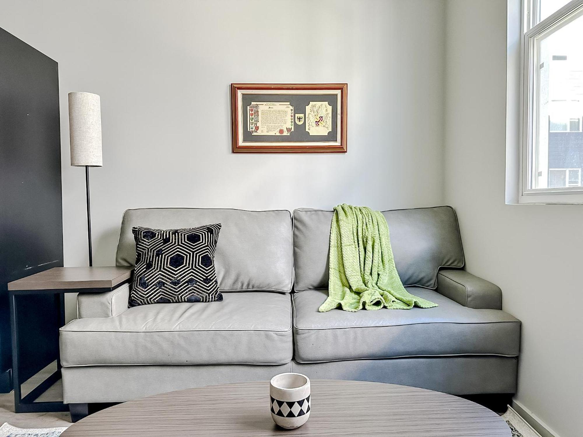 Apartment Sleepover 1bd 1ba *